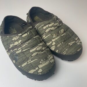 The North Face Thermoball Camo Traction Mule Slip-On Slippers Insulated Men’s 8